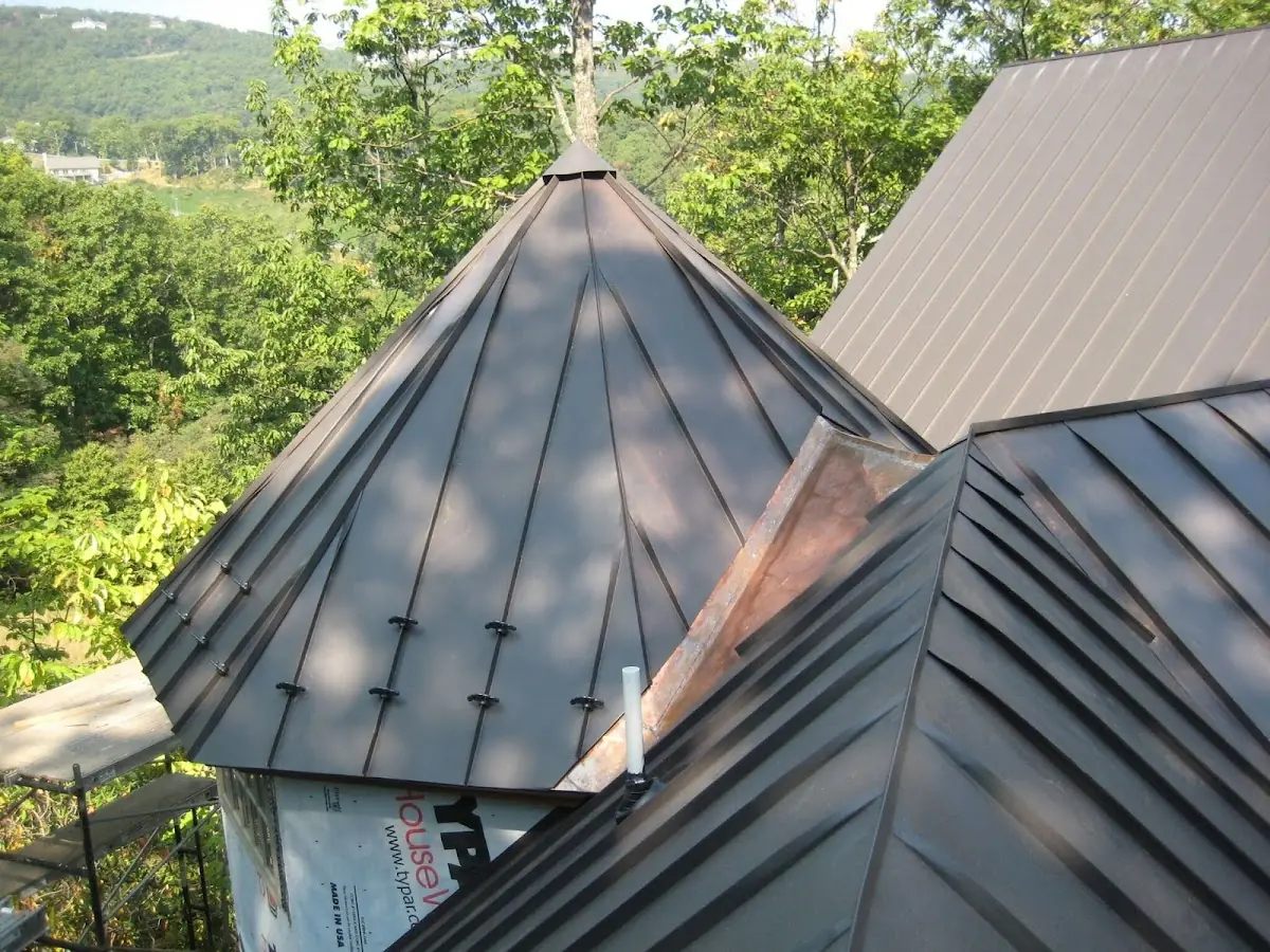 Professional Roof Tarp Installation by Craftsman Roofing in Vermont Knolls